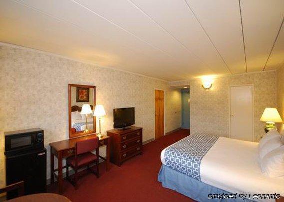 Econo Lodge Hicksville Room photo